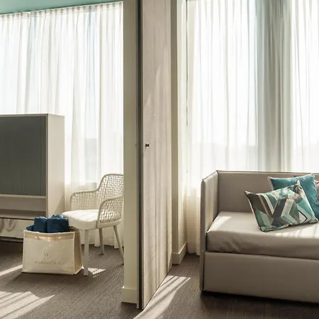 Wanderlust - & - & - Bardolino, Di Garda - Verona Hotel