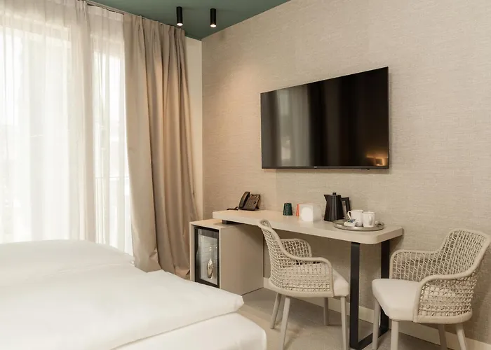 Wanderlust - & - & - Bardolino, Di Garda - Verona Bardolino